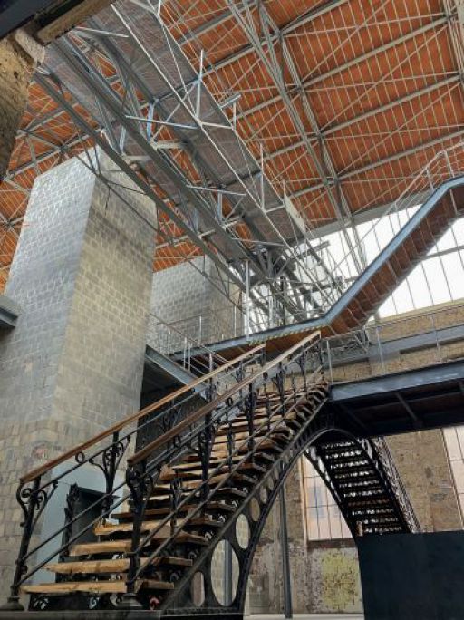 Atrium dans la grande halle